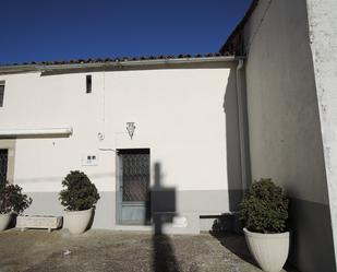 Exterior view of House or chalet for sale in Aldeavieja de Tormes