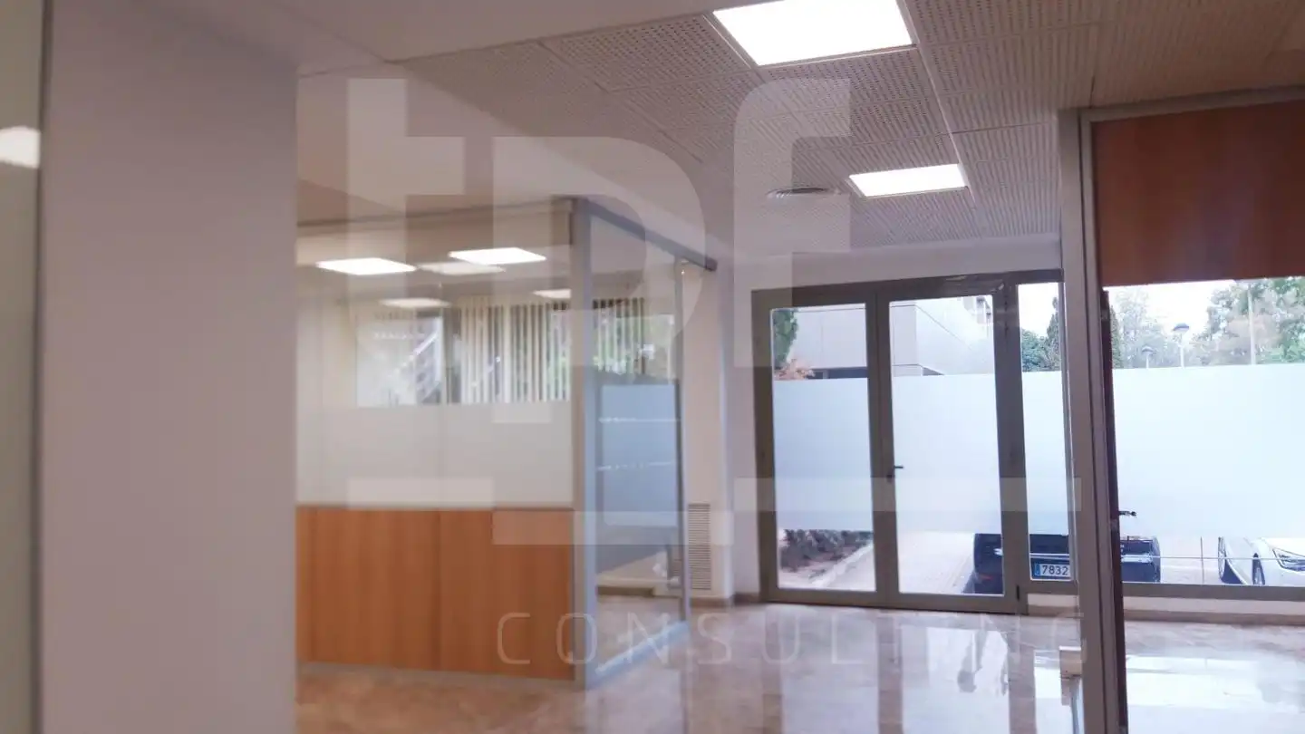 Oficina amb ascensor de lloguer a De Narcís Monturiol, imagen 4