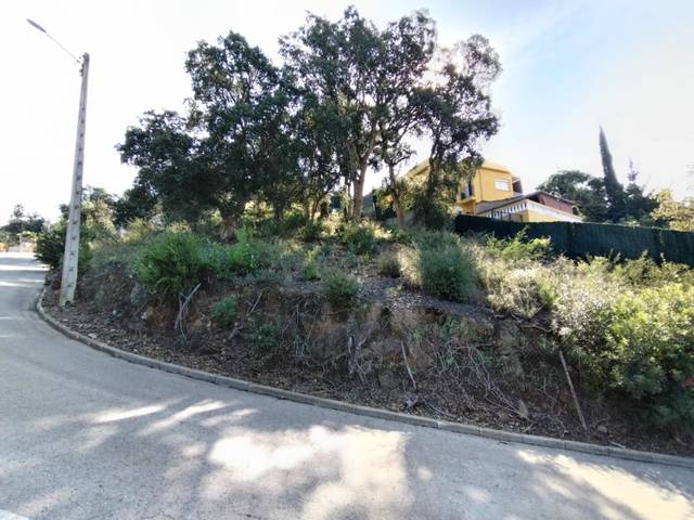 Terreno residencial en Venta en Calle Ginesta en Santa Susanna