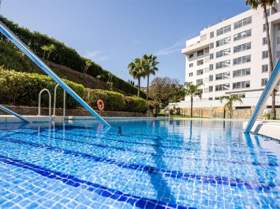 Swimming pool of Apartment for sale in Fuengirola  with Air Conditioner, Heating and Parquet flooring