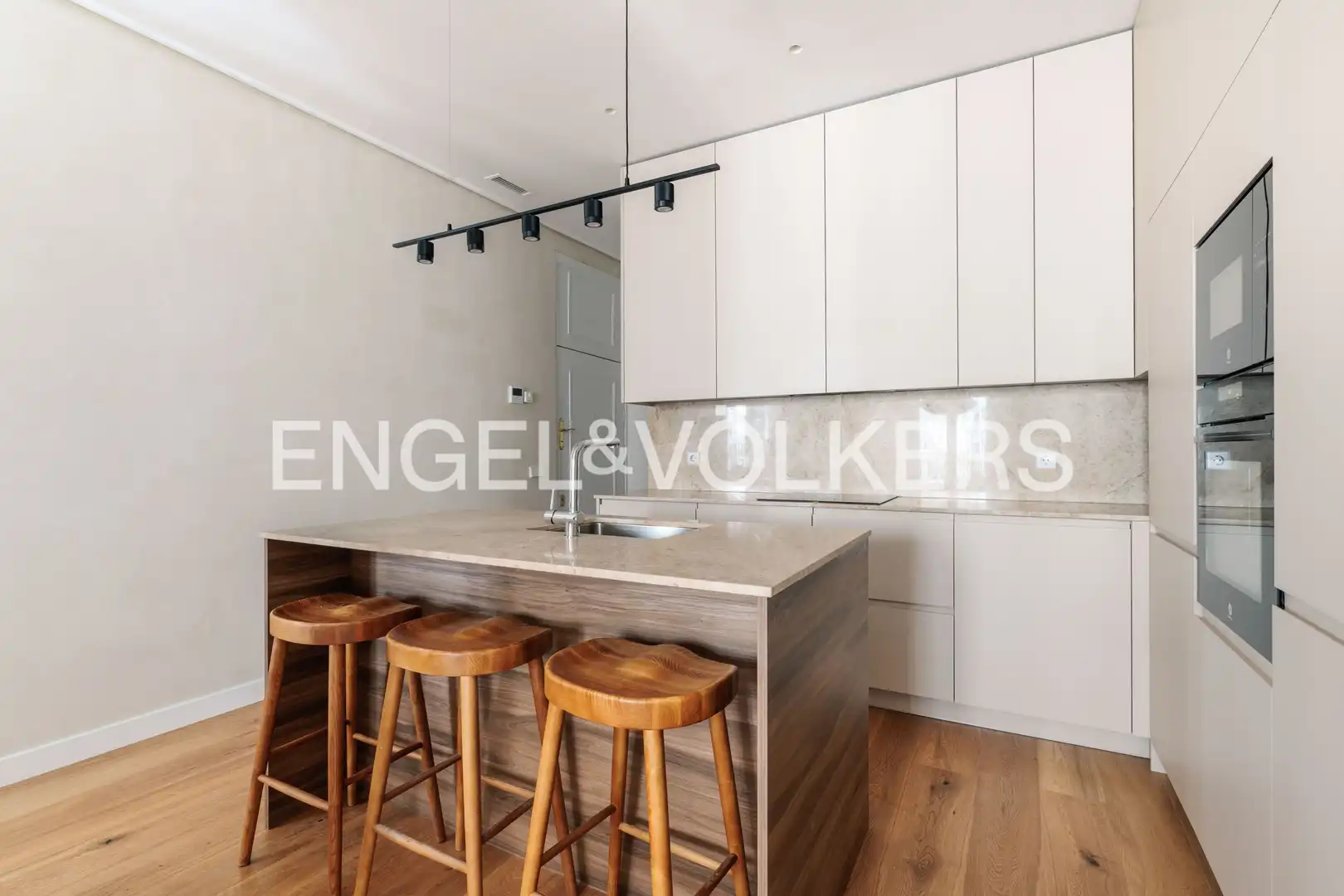 Piso en venta en Calle de la Madera, Universidad - Malasaña