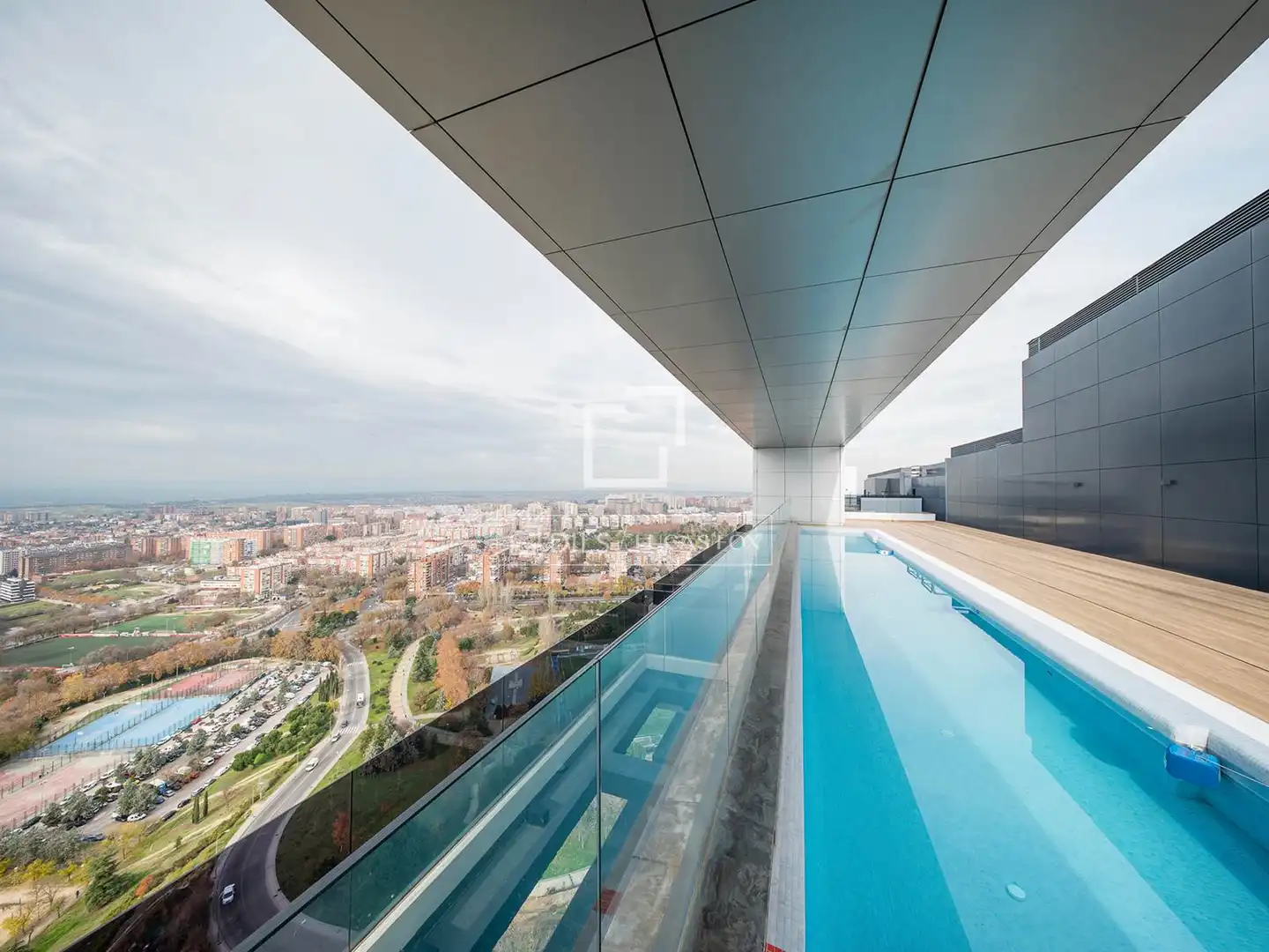 Piscina de Piso en venta en Madrid con Aire acondicionado, Calefacción y Terraza