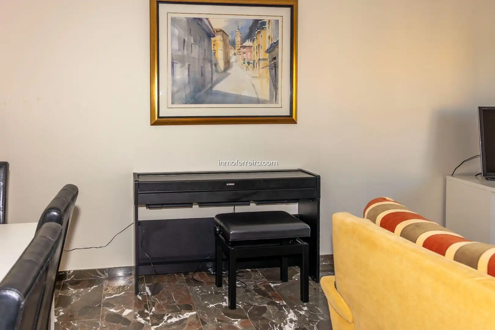 Sala d'estar de Casa adosada en venda en Guadix amb Aire condicionat, Calefacció i Jardí privat