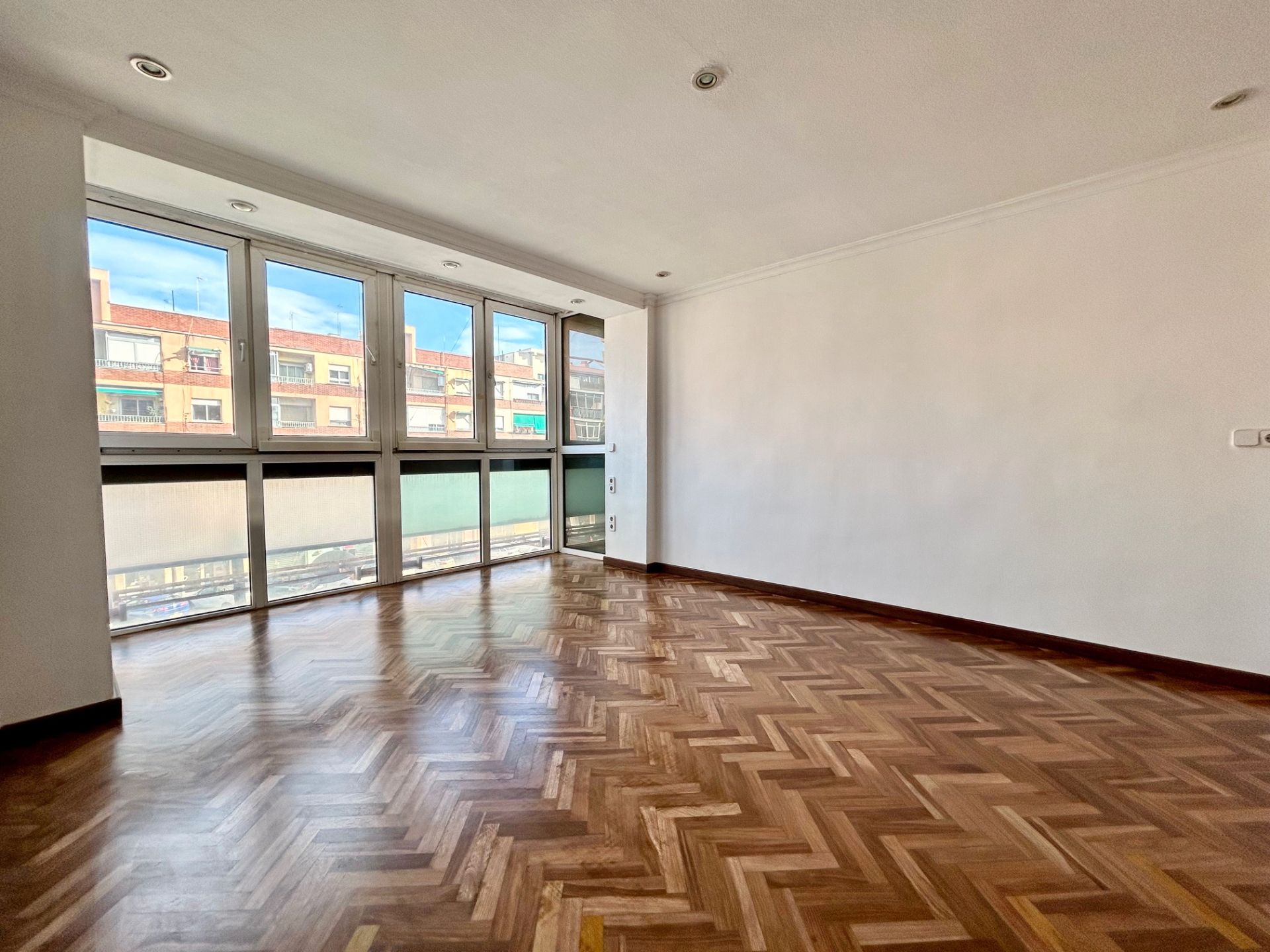 Dormitori de Pis en venda en  Valencia Capital amb Parquet i Forn