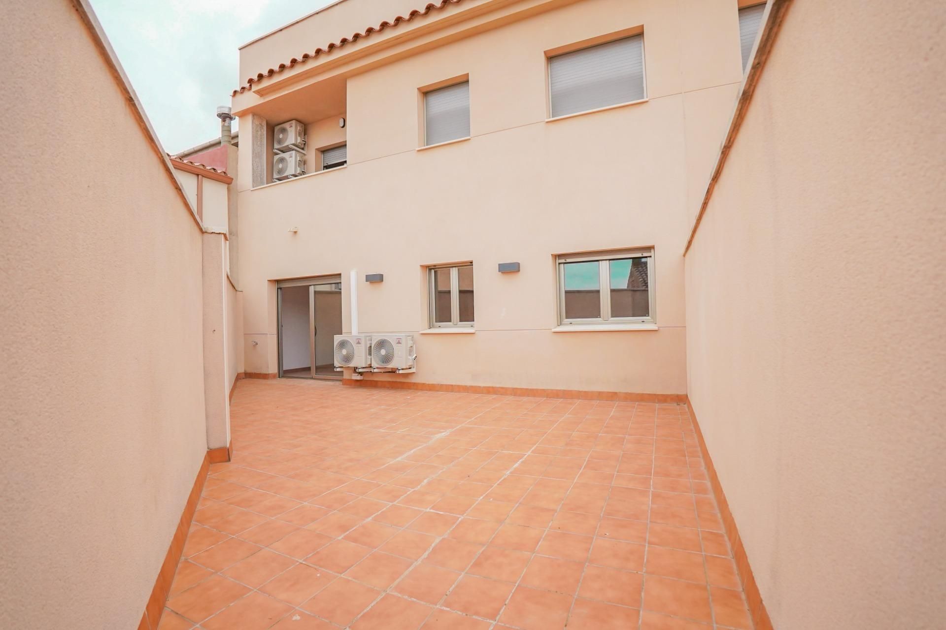 Exterior view of Flat for sale in Montbrió del Camp  with Air Conditioner, Heating and Terrace