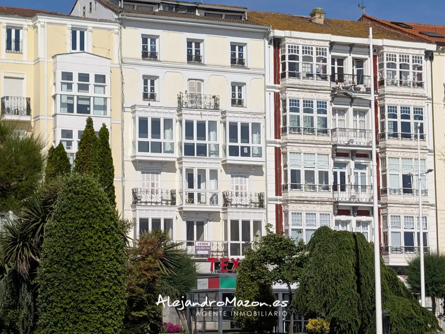 Vista exterior de Piso en venta en Castro-Urdiales con Aire acondicionado, Calefacción y Terraza