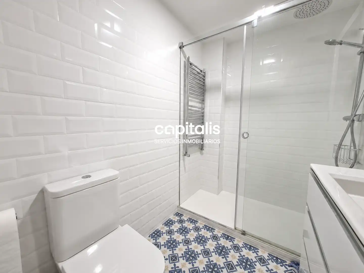Badezimmer von Wohnung zum Verkauf in Madrid mit Klimaanlage, Heizung und Abstellraum