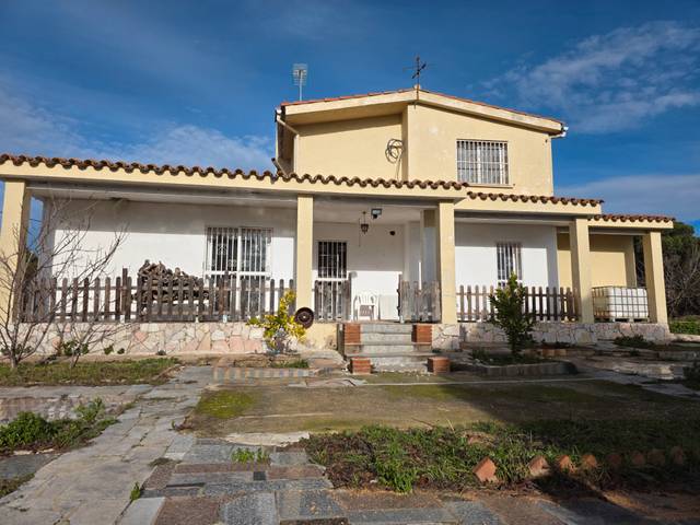 Casa-chalet en Venta en Carrer Alzina en Aiguaviva Parc
