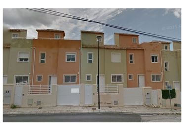 Maison mitoyenne avec jardin à vendre à Carrer les Palmeretes 27