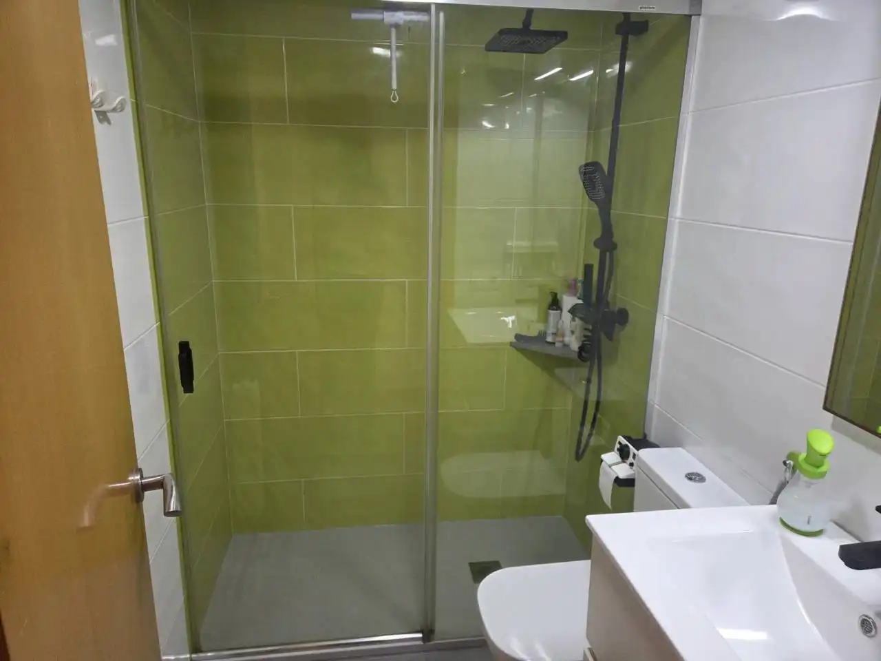 Badezimmer von Wohnung zum Verkauf in Cubelles mit Heizung, Parkett und Abstellraum