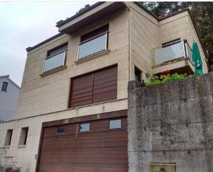 Vista exterior de Casa o xalet en venda en Bueu amb Terrassa