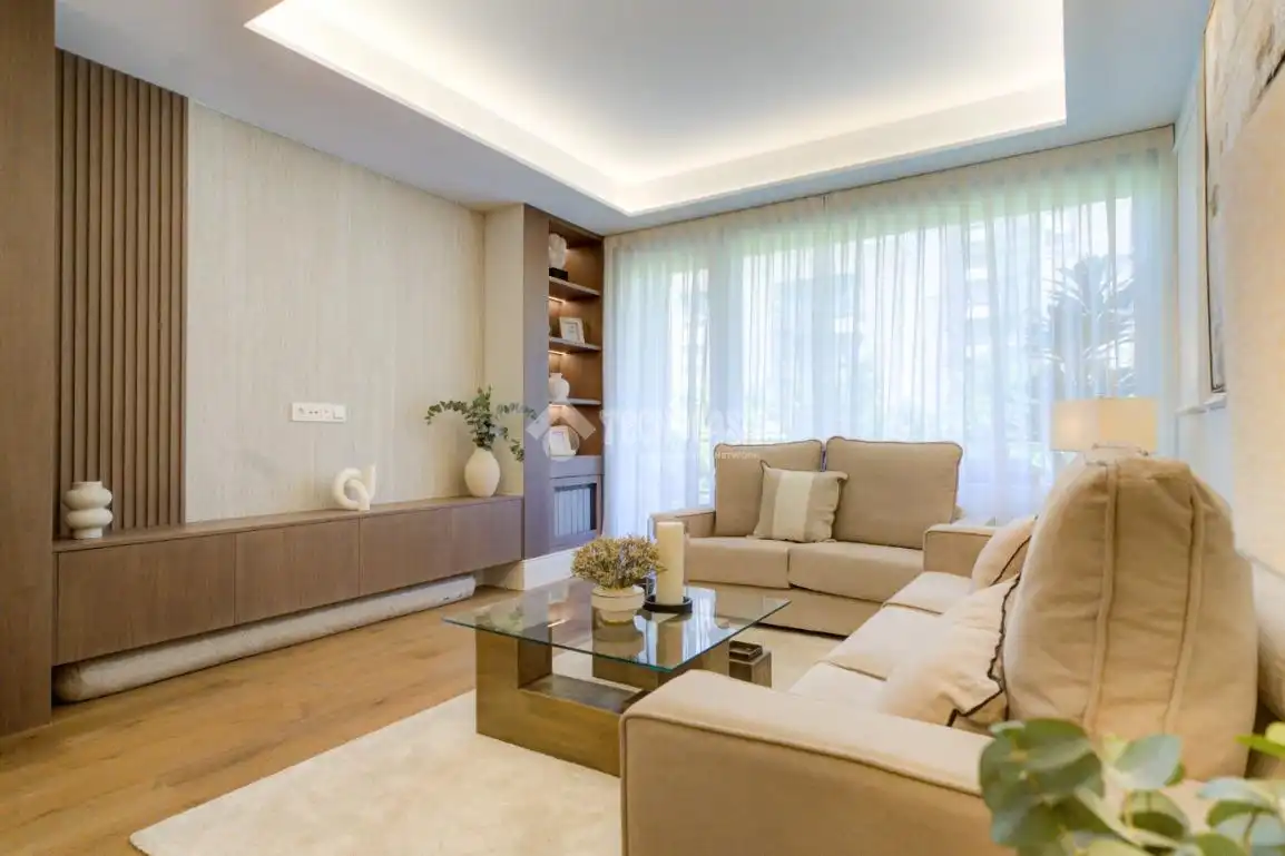 Sala d'estar de Pis en venda en Madrid amb Aire condicionat, Calefacció i Terrassa