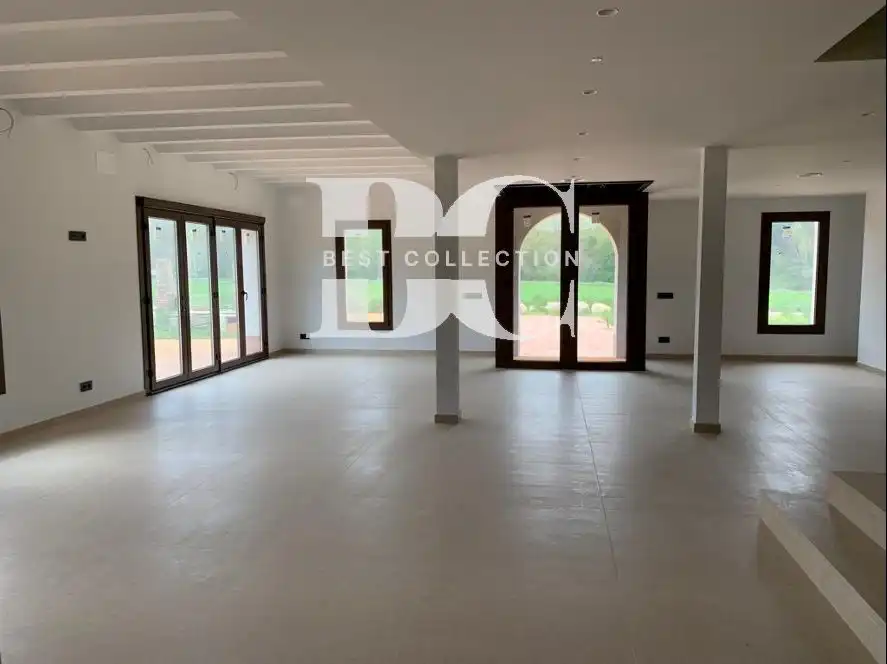 Edificio en venta en Vidreres