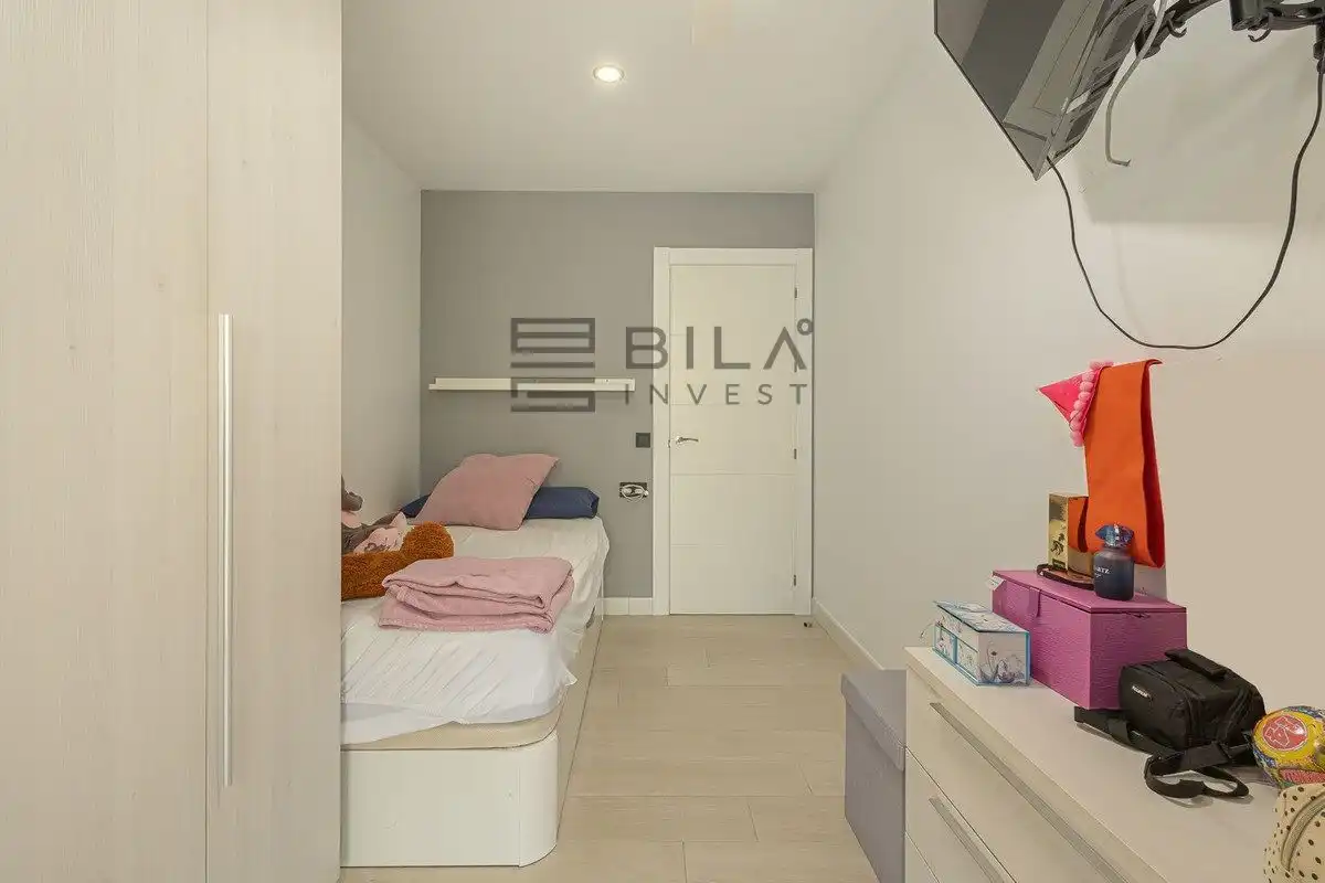 Habitación de Dúplex en venta en Fuengirola con Aire acondicionado, Terraza y Piscina