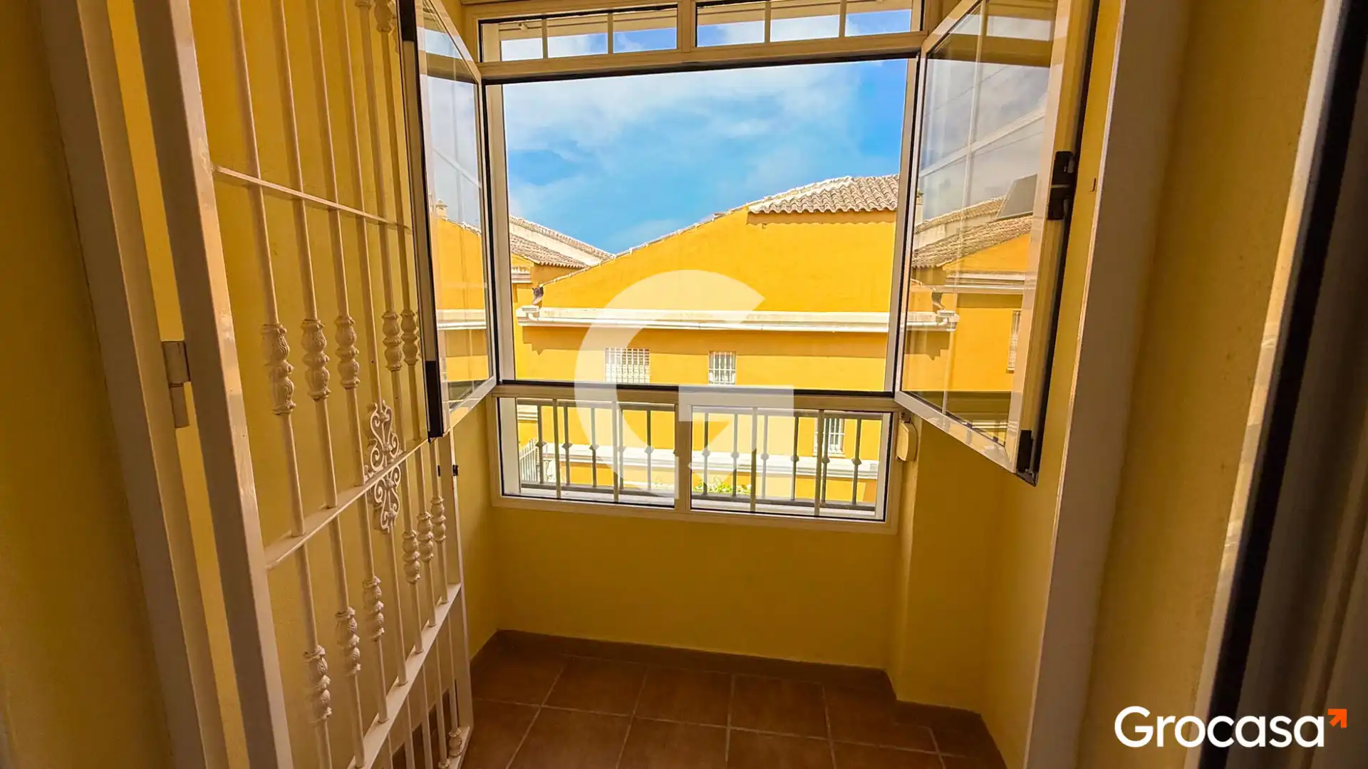 Terrassa de Casa adosada en venda en Vélez-Málaga amb Aire condicionat, Calefacció i Jardí privat