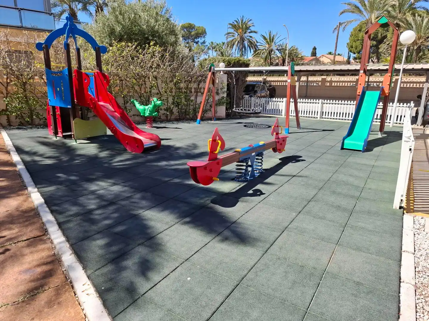 Aparcament de Apartament en venda en El Campello amb Jardí privat, Terrassa i Piscina comunitària