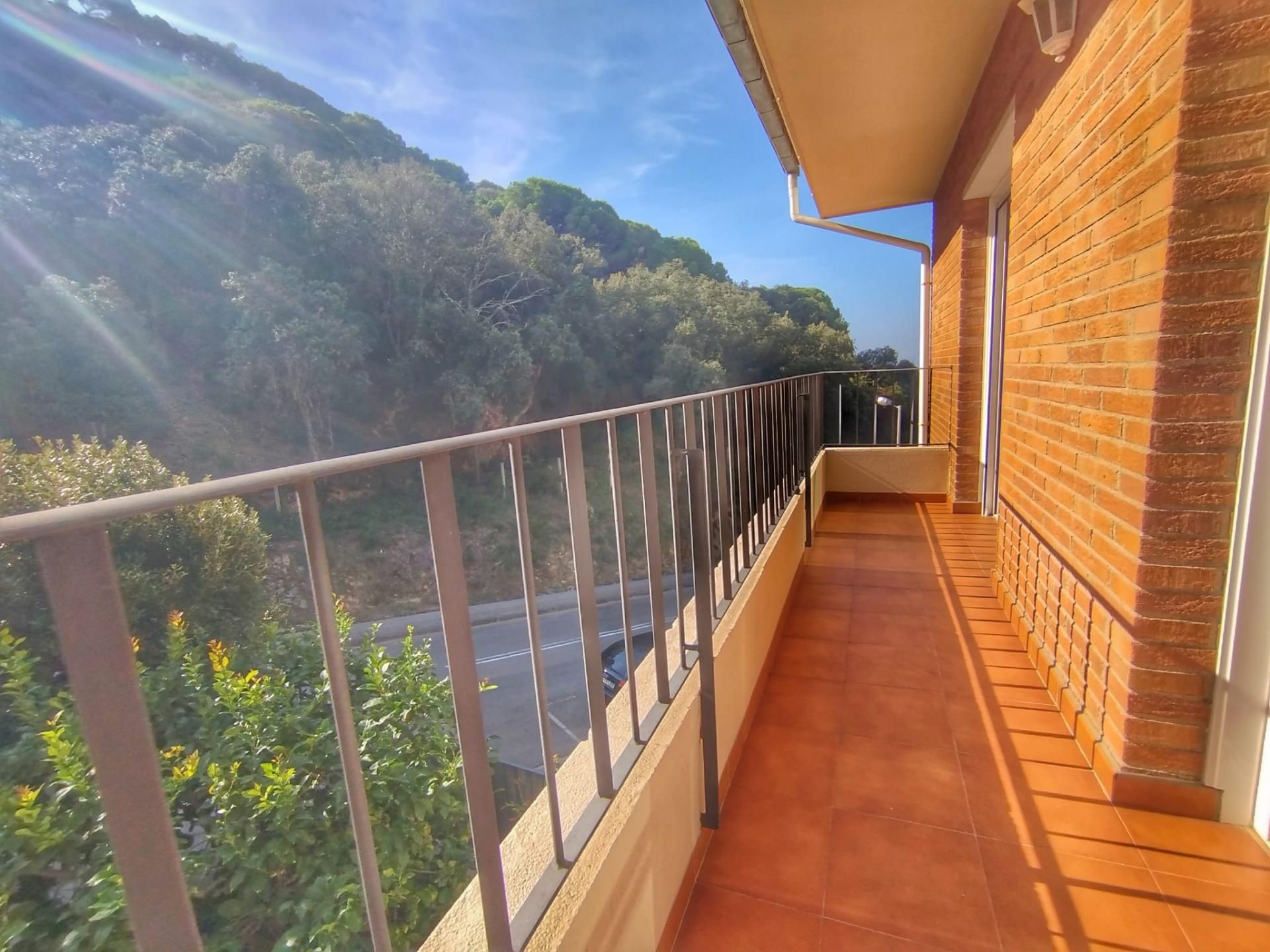 Vista exterior de Casa adosada en venda en Blanes amb Calefacció, Jardí privat i Terrassa