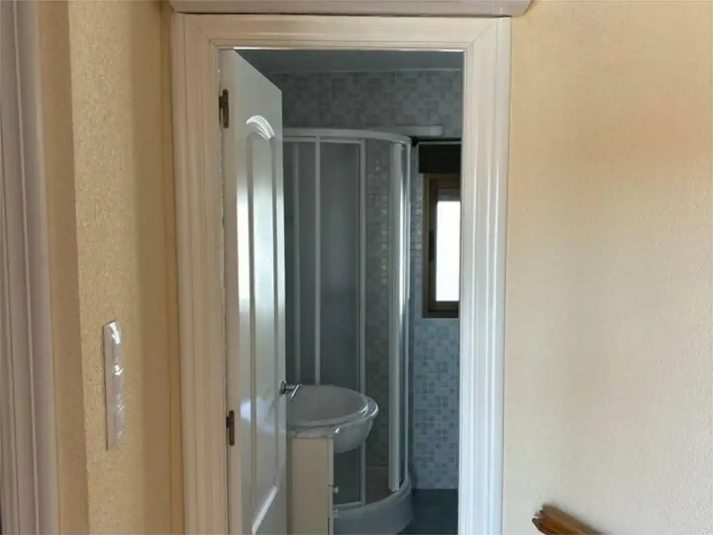 Badezimmer von Wohnung zur Miete in Pilar de la Horadada mit Klimaanlage und Balkon
