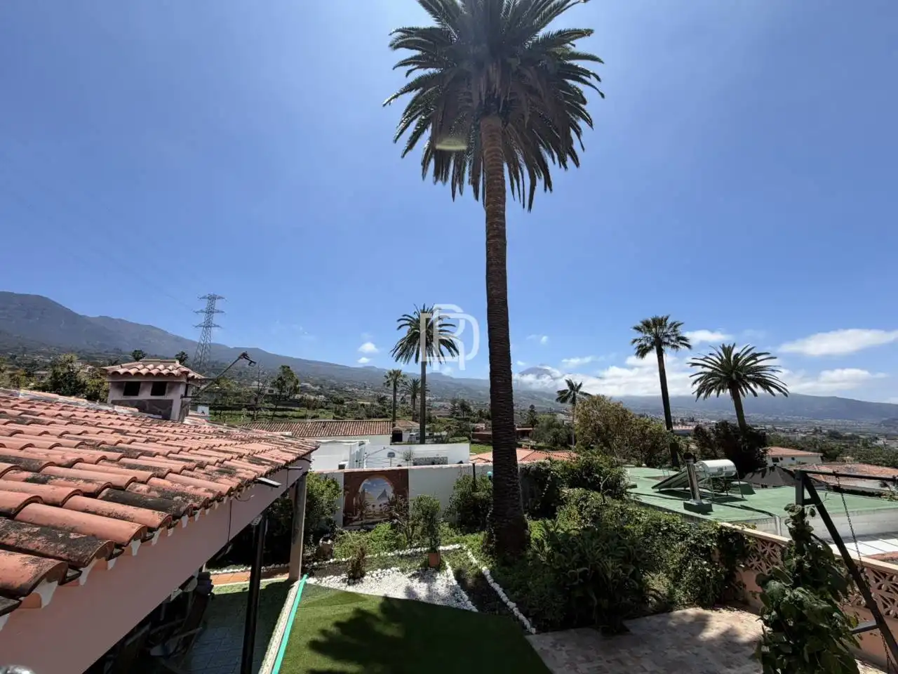 Jardí de Casa o xalet en venda en La Orotava amb Jardí privat, Piscina i Moblat