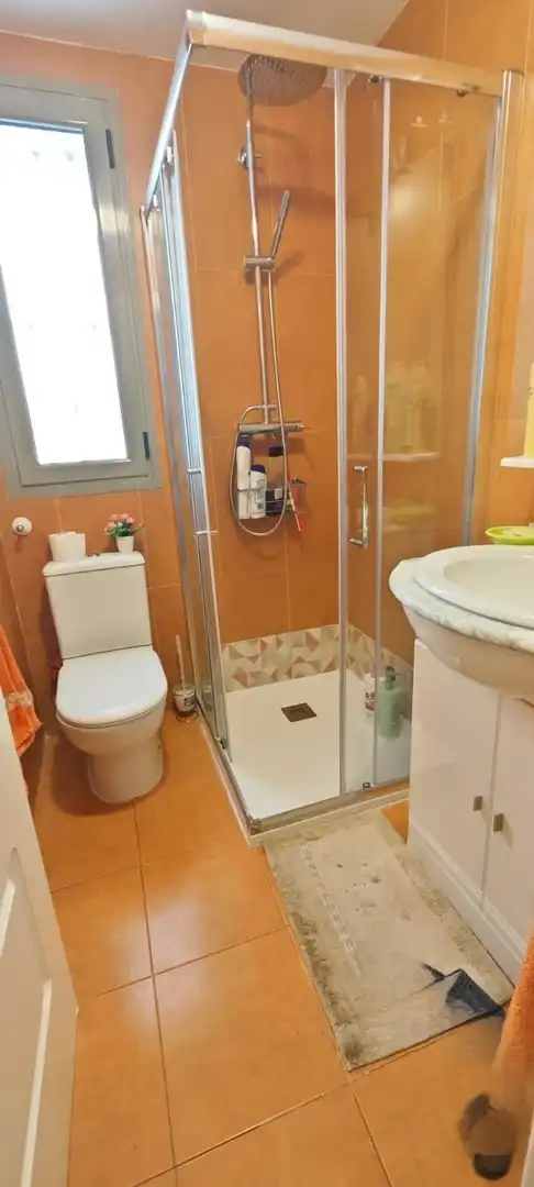 Badezimmer von Wohnungen zum Verkauf in Dénia mit Klimaanlage, Heizung und Terrasse