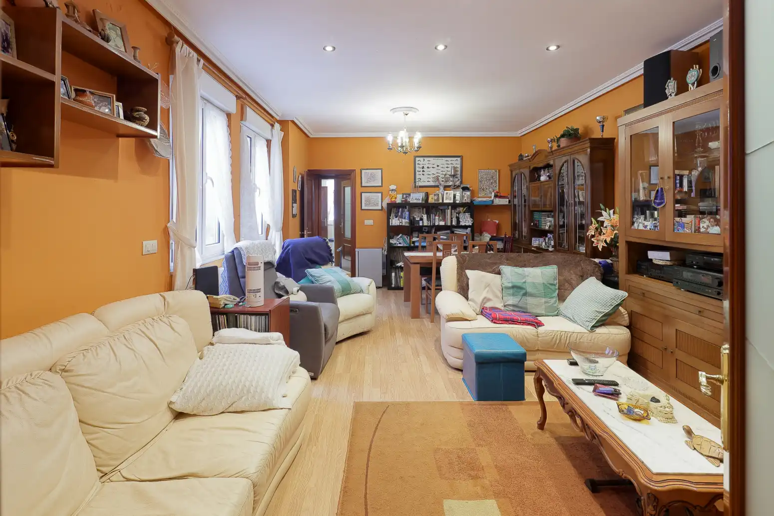 Sala de estar de Piso en venta en Oviedo  con Calefacción