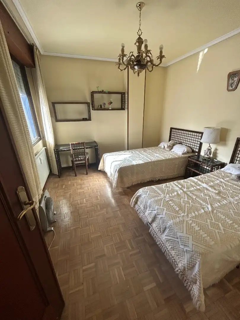 Habitación de Piso en venta en Burgos con Terraza y Amueblado