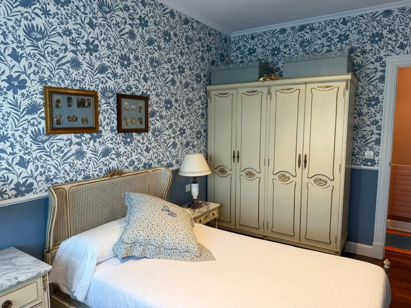 Habitación de Casa o chalet en venta en Anguciana con Calefacción, Jardín privado y Parquet