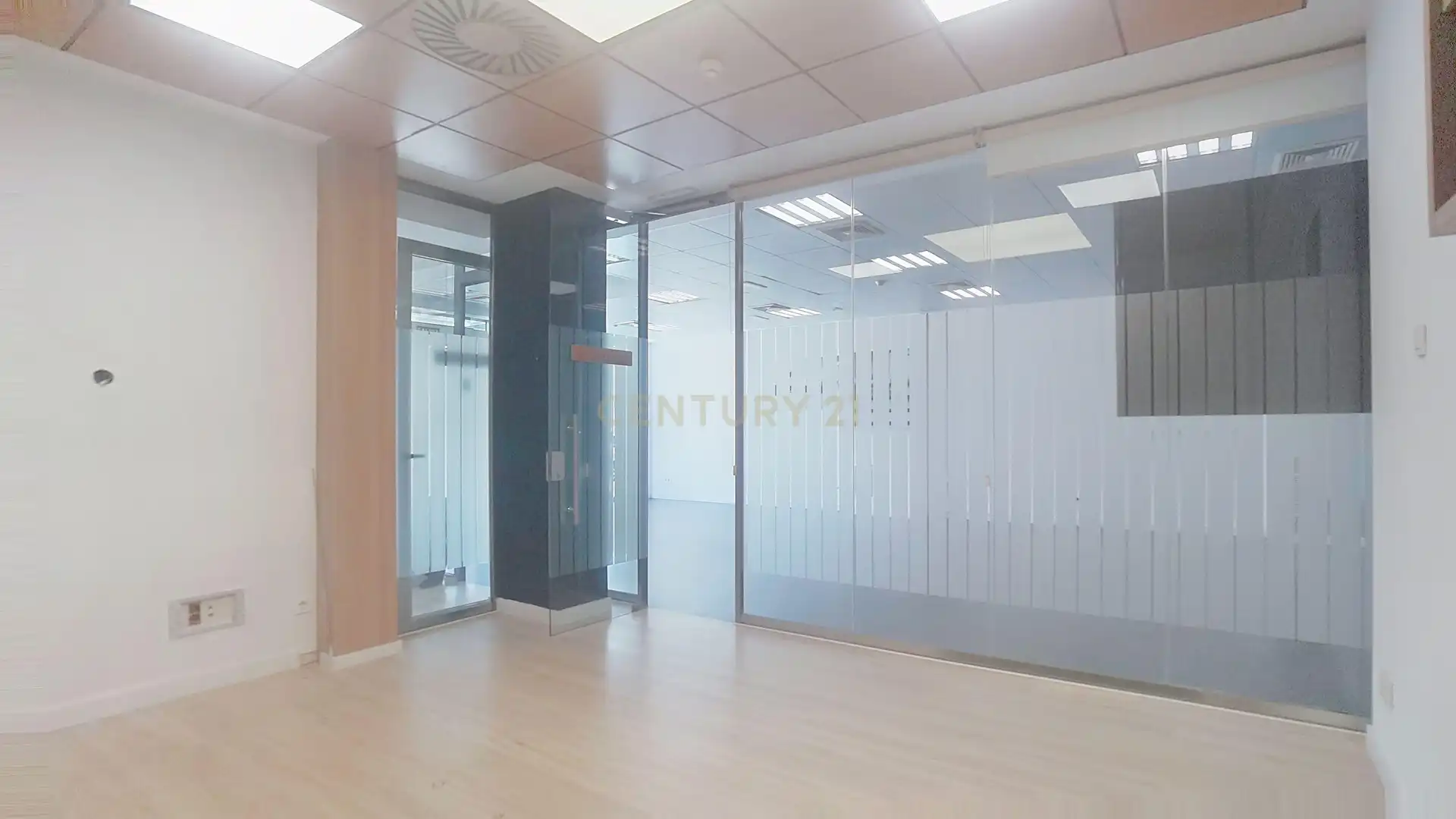 Commercial properties for sale in Avenida de Mijas, Las Lagunas, Spain, 31, Las Cañadas