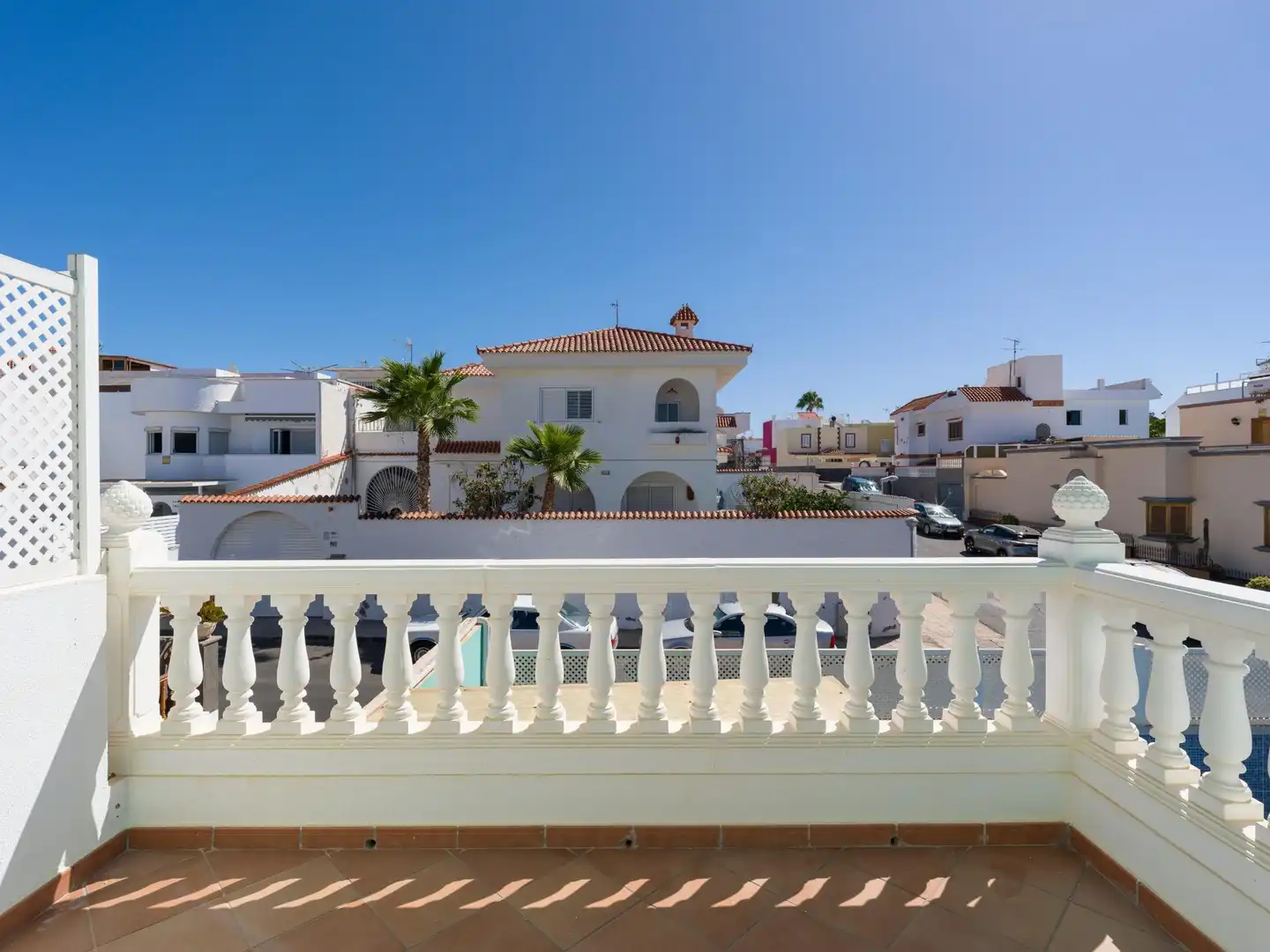 Vista exterior de Casa o xalet en venda en San Bartolomé de Tirajana amb Aire condicionat, Jardí privat i Terrassa