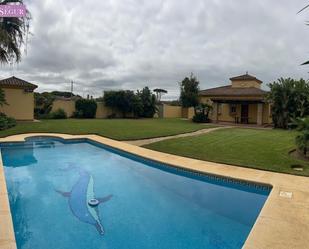 Piscina de Casa o xalet en venda en Chiclana de la Frontera amb Jardí privat, Traster i Piscina