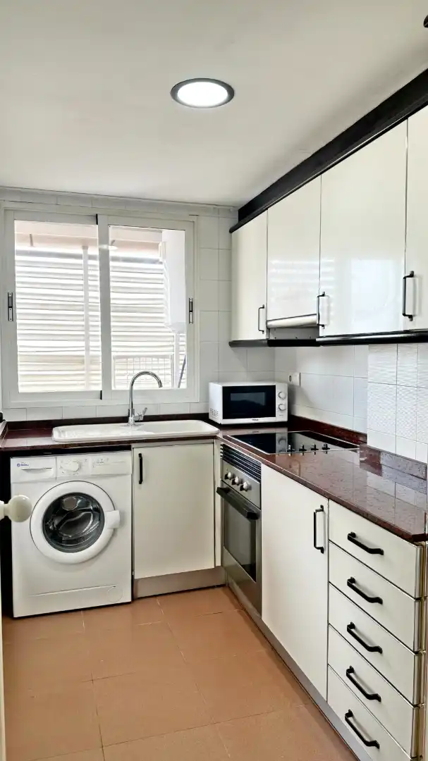Cuina de Apartament de lloguer en Gandia amb Aire condicionat, Calefacció i Parquet