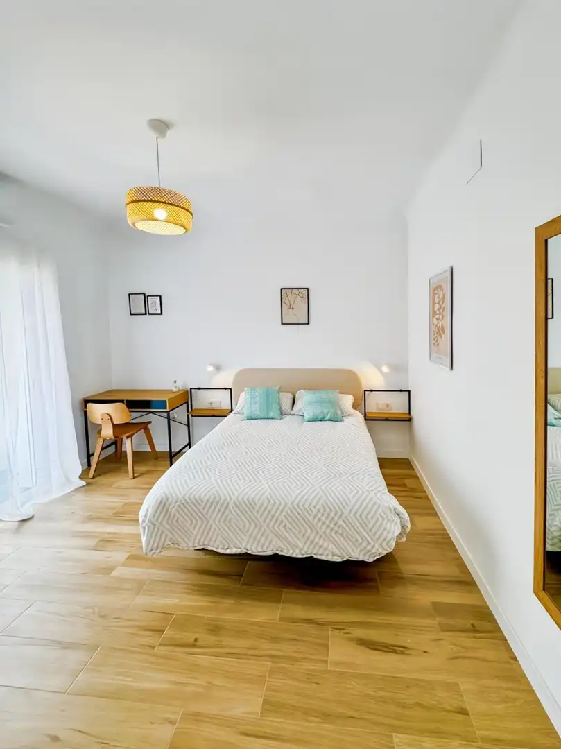 Bedroom of Flat for sale in Benidorm  with Heating, Furnished and Balcony