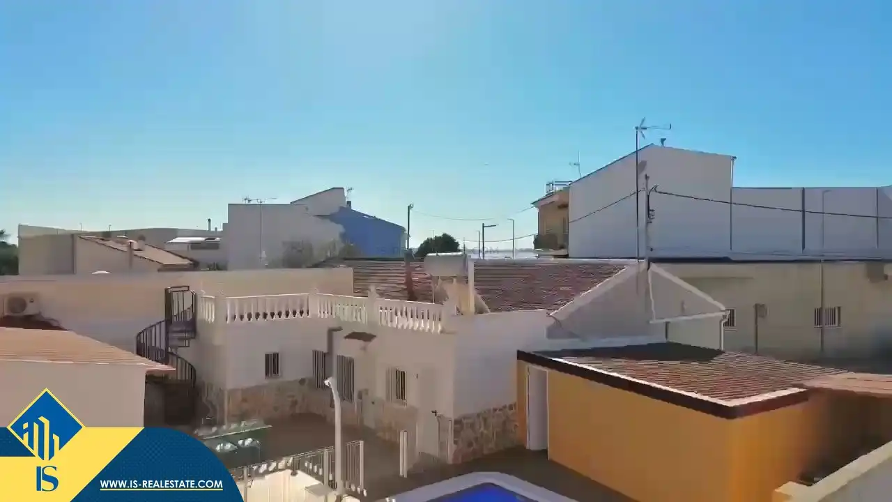Chalet con piscina en venta en Los Montesinos, imagen 2