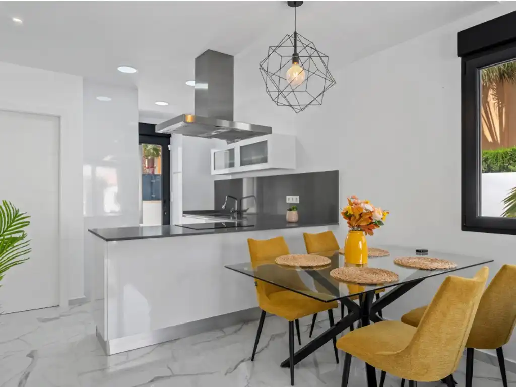 Casa con piscina en venta en Calle las Abubillas, imagen 5