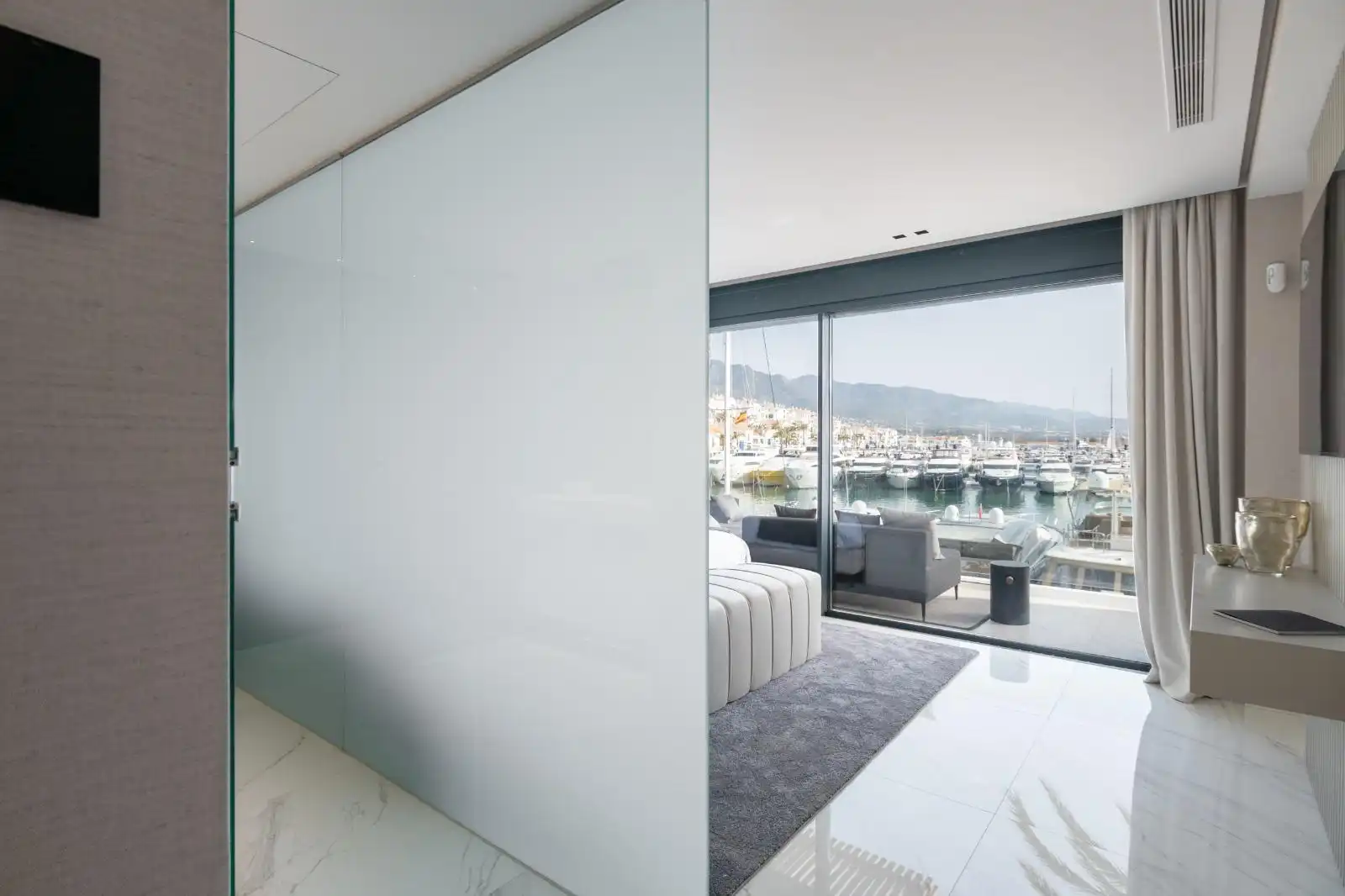 Flat for sale in Marbella  with Air Conditioner, Terrace and Oven