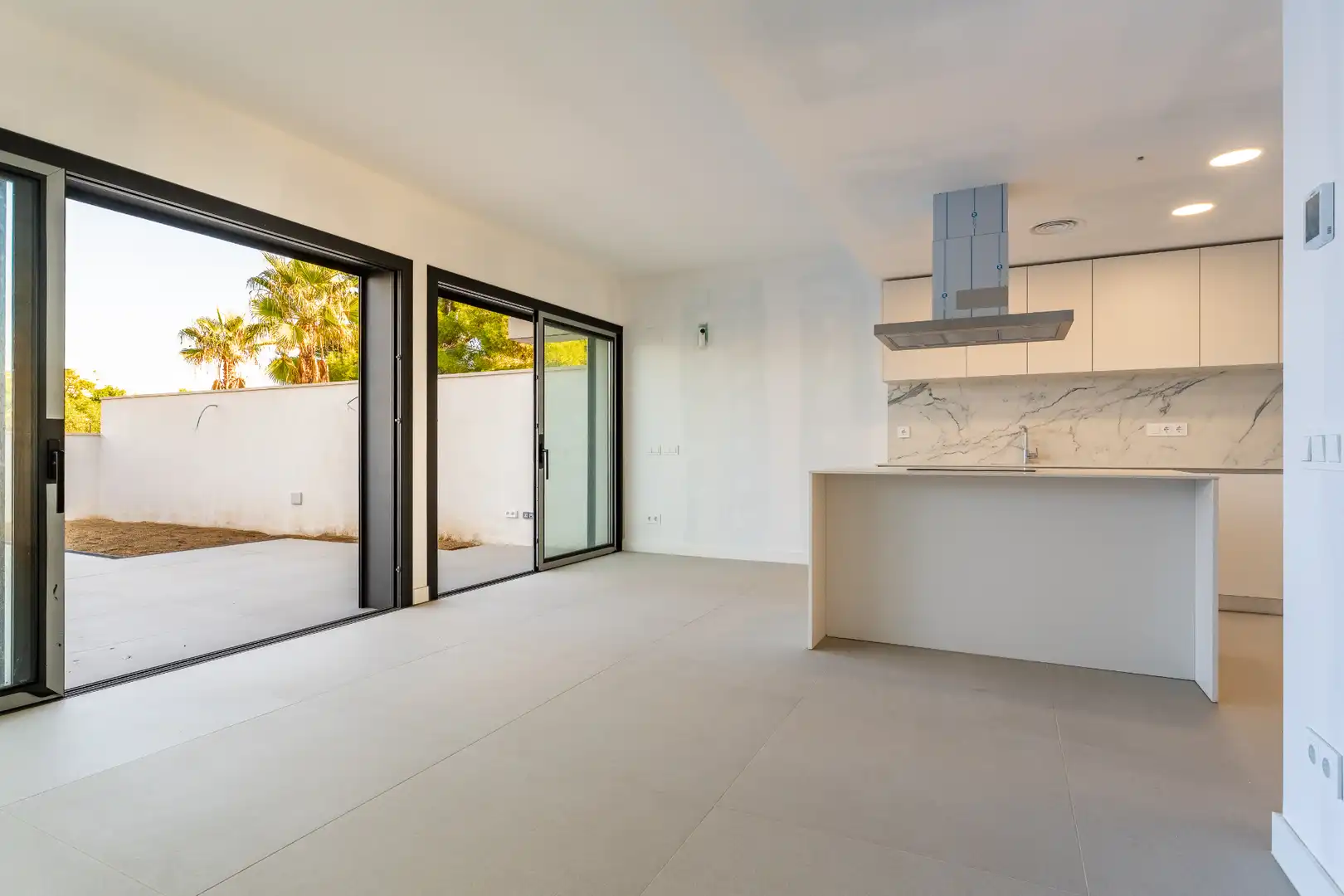 Cocina de Casa adosada en venta en Cambrils con Jardín privado, Piscina y Domótica