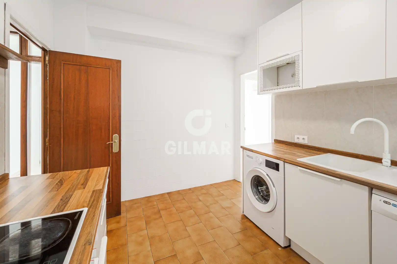 Cocina de Piso en venta en Sevilla con Calefacción