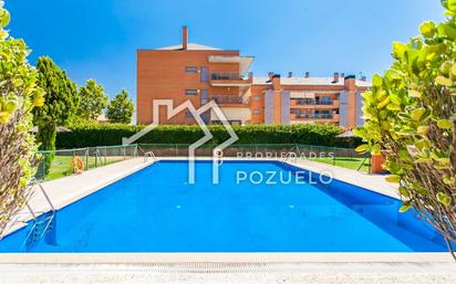 Swimming pool of Flat for sale in Pozuelo de Alarcón  with Air Conditioner, Terrace and Swimming Pool