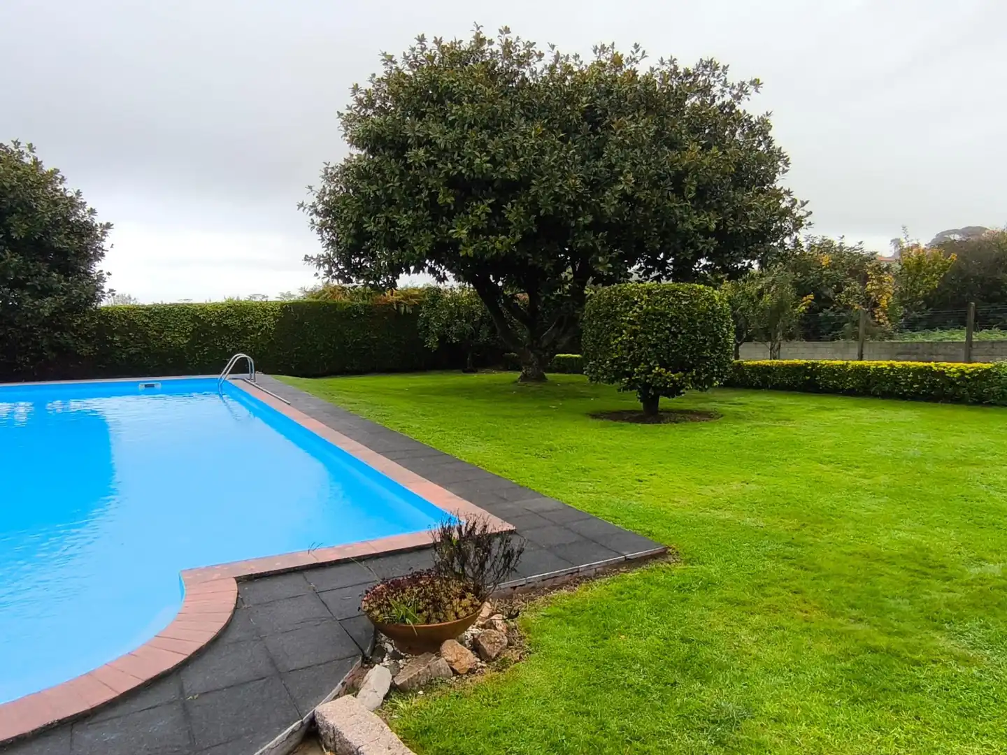 Piscina de Casa o xalet en venda en Carballo amb Calefacció, Jardí privat i Terrassa