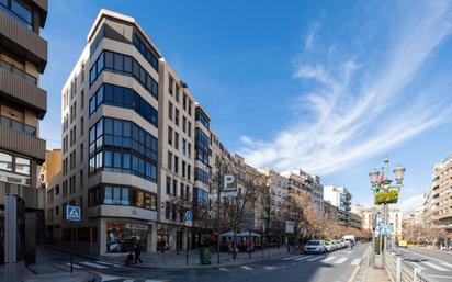 Vista exterior de Pis en venda en  Granada Capital amb Calefacció, Parquet i Alarma