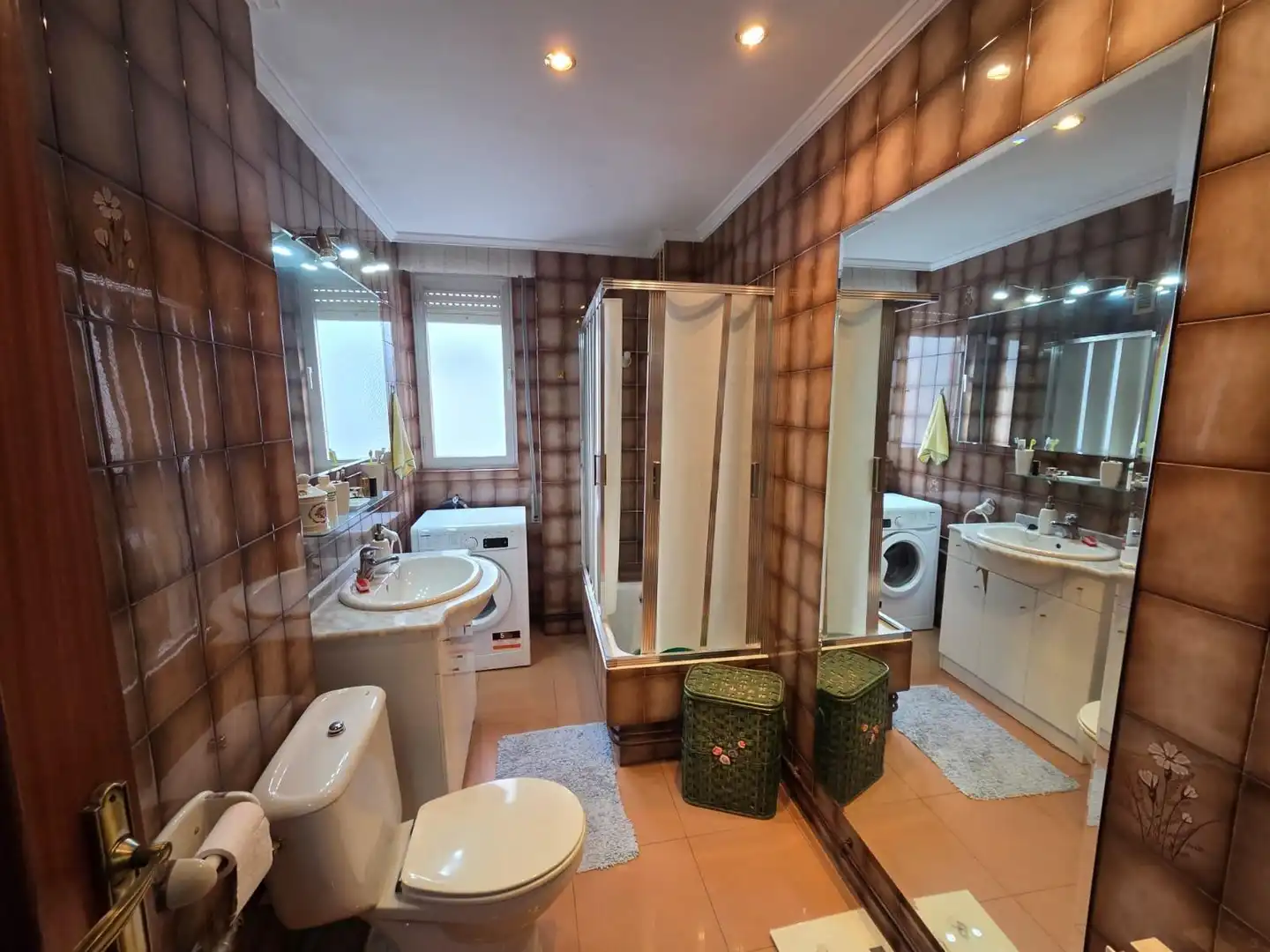 Baño de Piso en venta en Torrelavega  con Calefacción