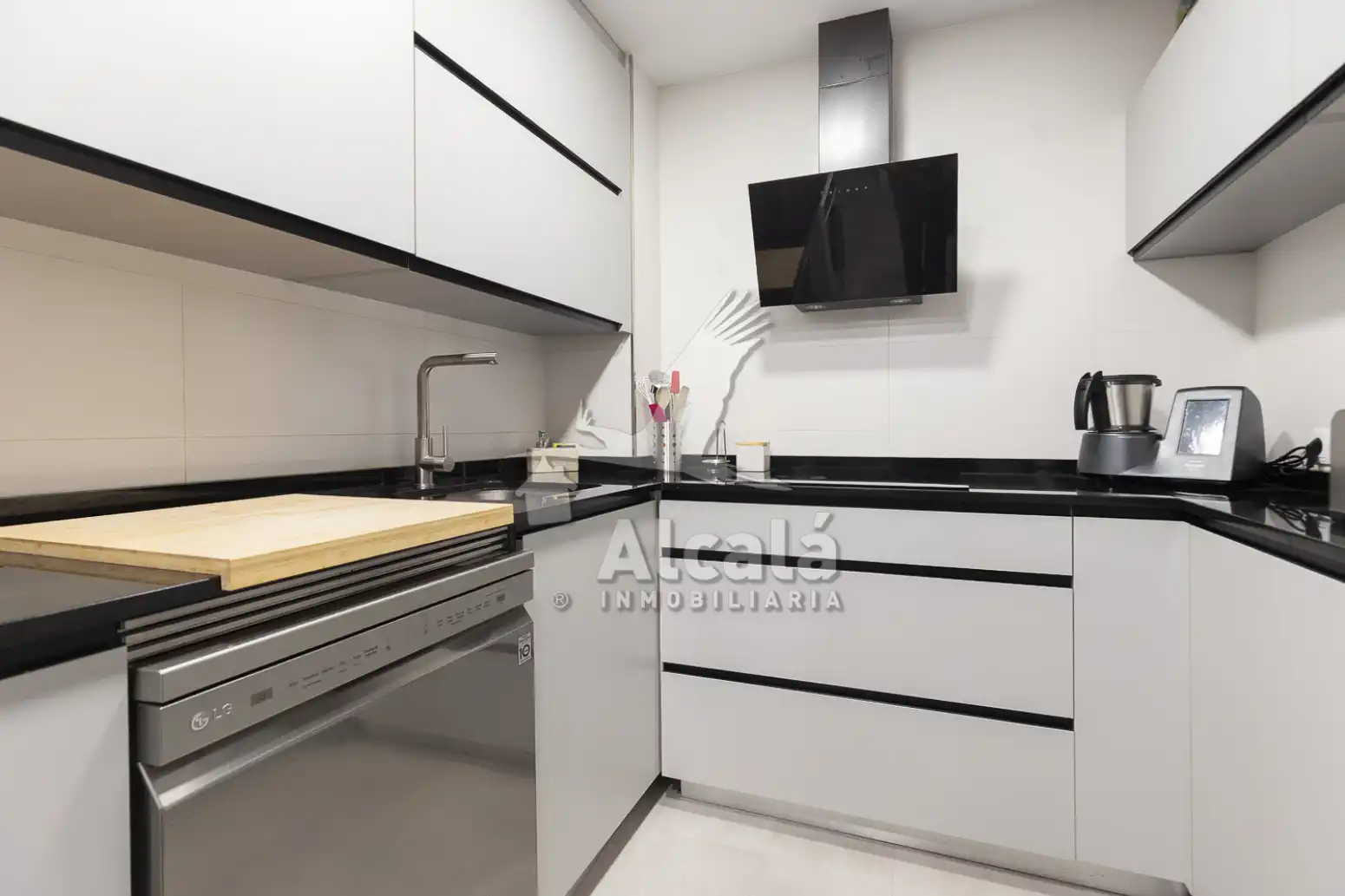 Cocina de Piso en venta en Alcalá de Henares con Aire acondicionado, Calefacción y Terraza