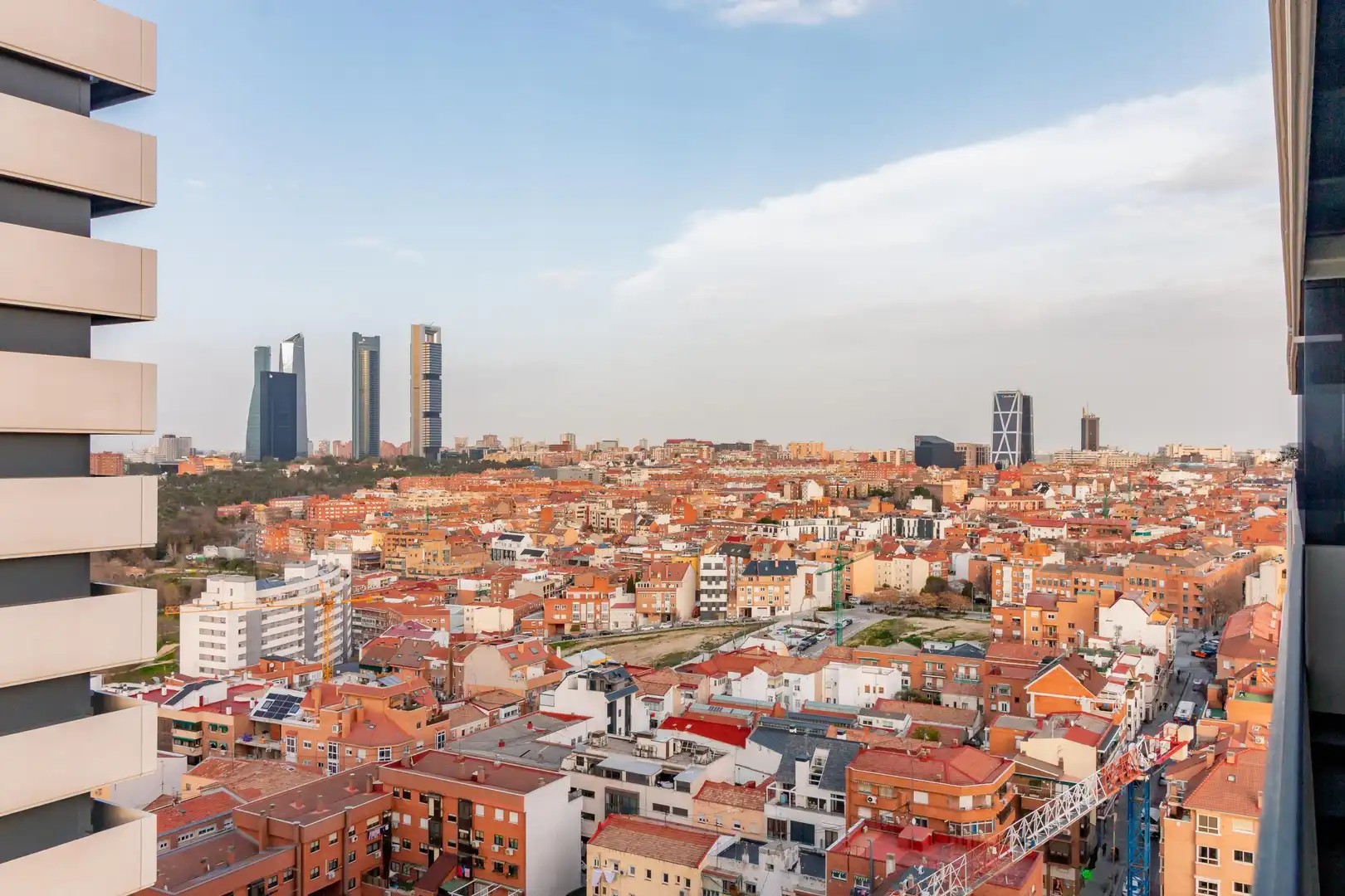Vista exterior de Apartamento en venta en Madrid con Calefacción, Jardín privado y Piscina comunitaria