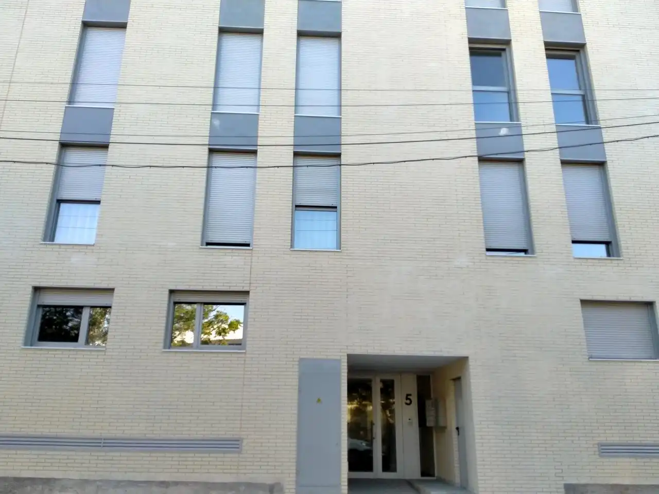 Außenansicht von Wohnung zum Verkauf in Zaragoza mit Klimaanlage, Heizung und Terrasse