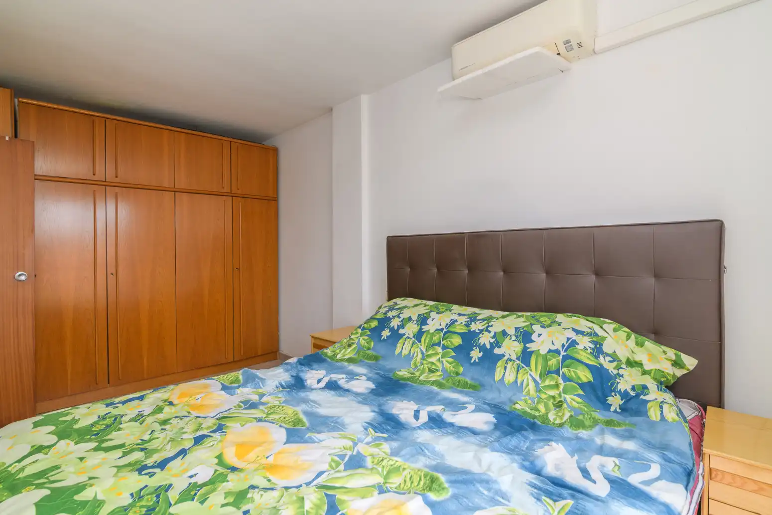 Dormitori de Casa adosada en venda en Sant Boi de Llobregat amb Aire condicionat i Terrassa
