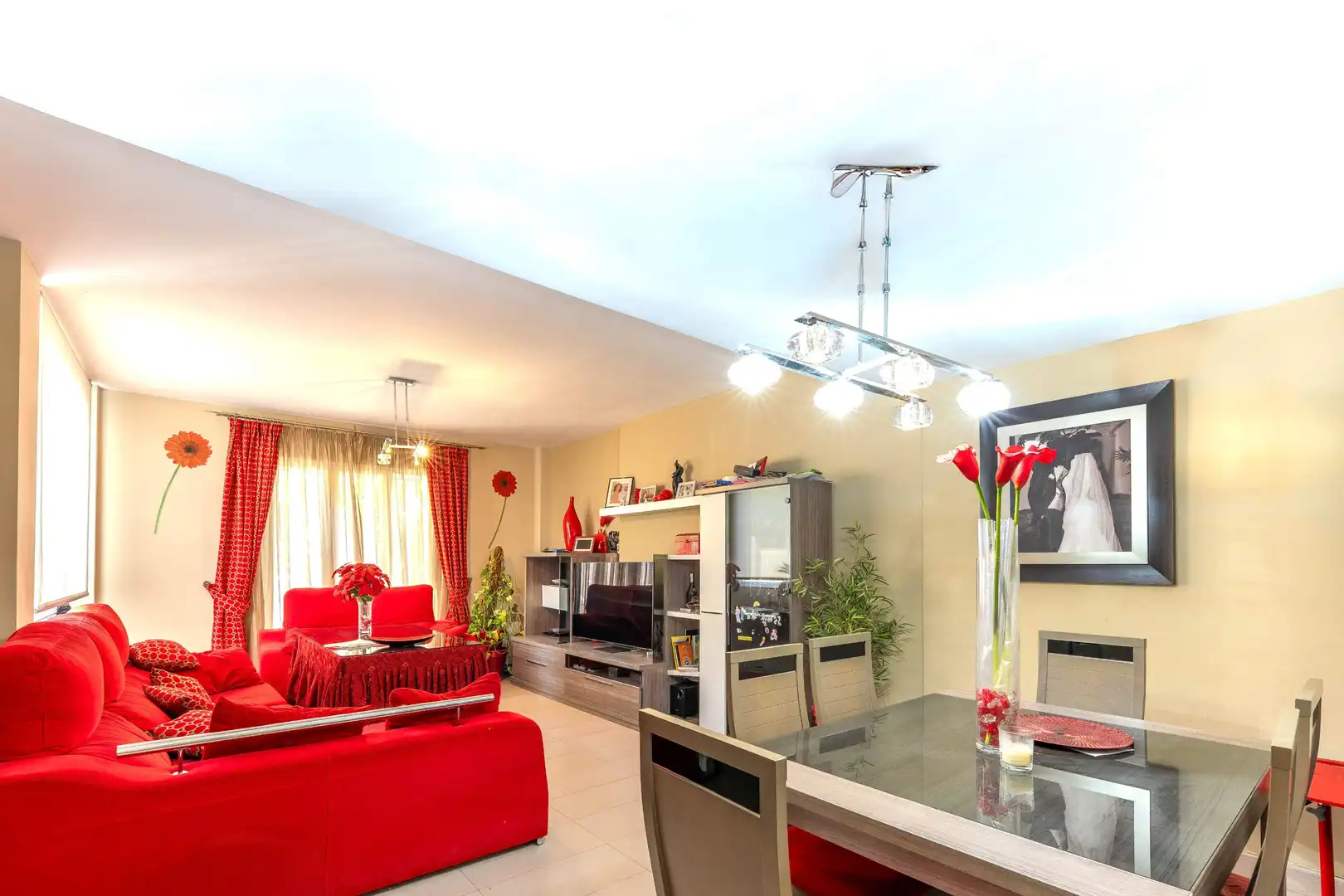 Sala de estar de Casa o chalet en venta en Ronda con Aire acondicionado, Calefacción y Jardín privado