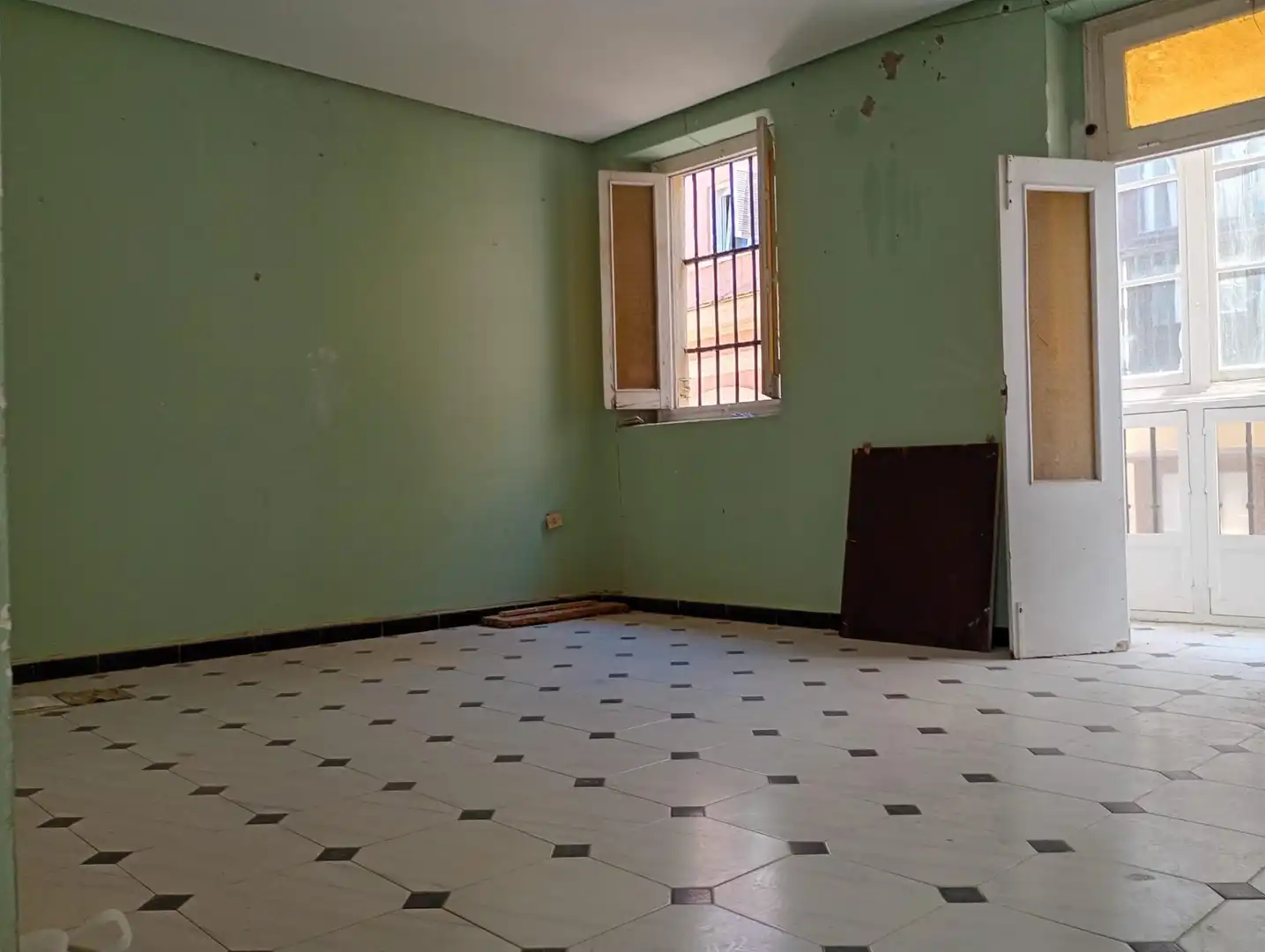 Piso en venta en Cádiz con Trastero y Balcón