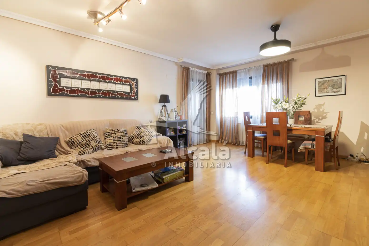 Living room of Flat for sale in Alcalá de Henares  with Air Conditioner, Heating and Private garden