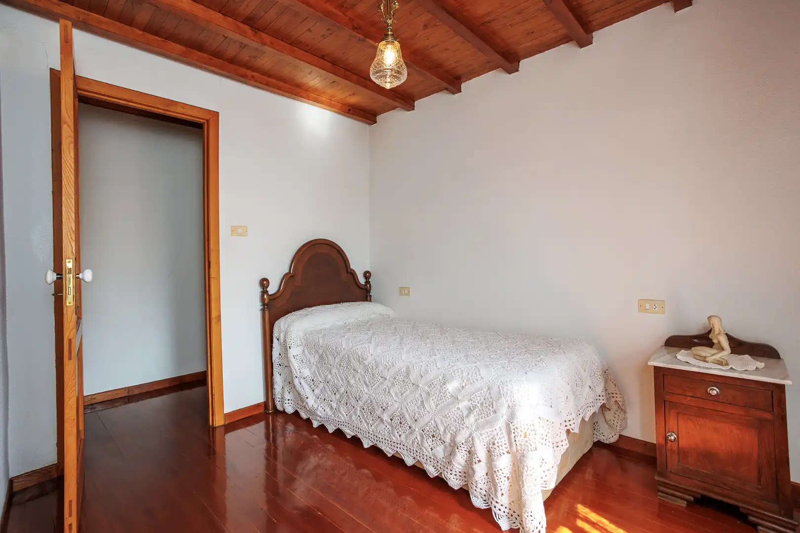 Schlafzimmer von Country house zum Verkauf in Lalín mit Möbliert