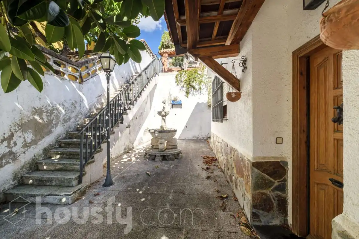 Detached house with pool for sale in Calle Bergueda ., imagen 21